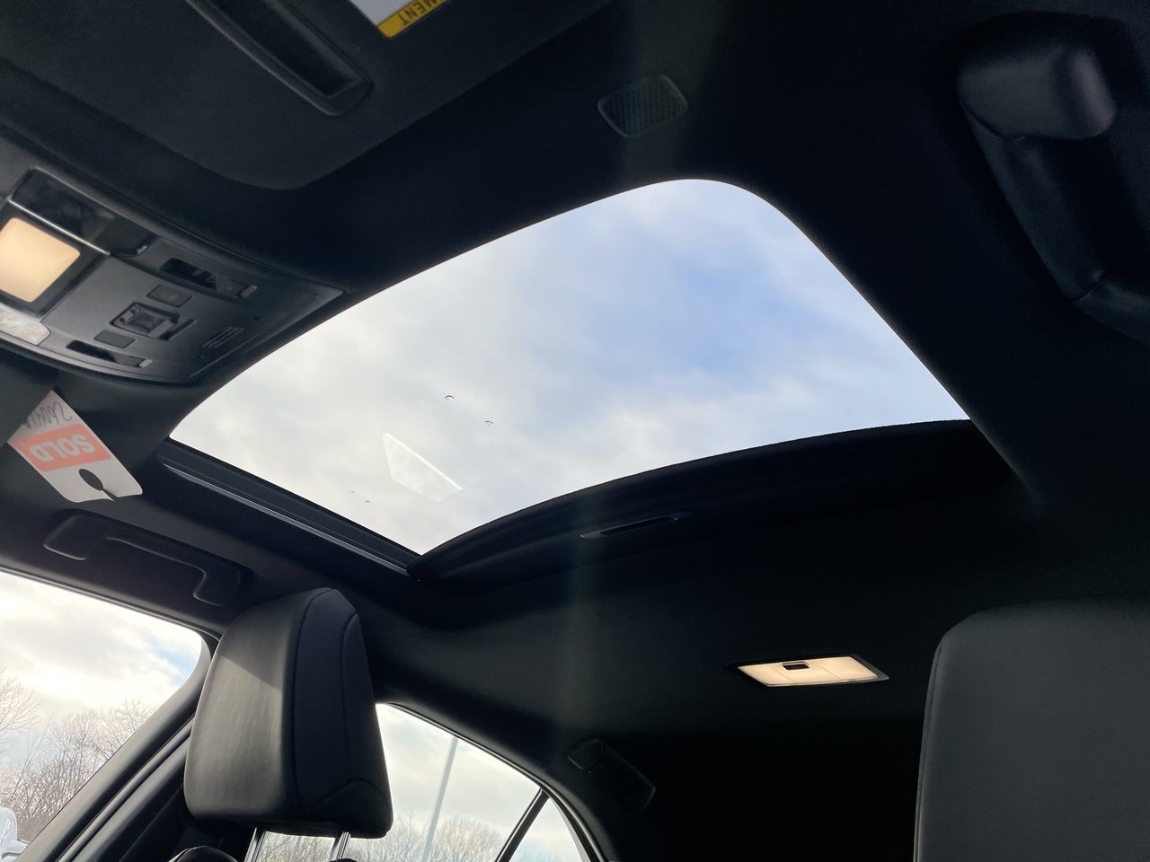 2025 Lexus UX in Laval, Quebec