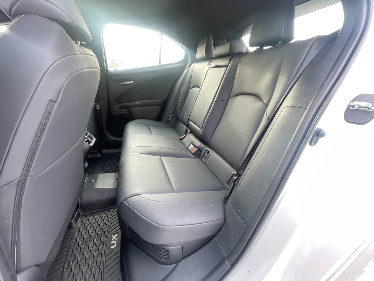 2025 Lexus UX in Laval, Quebec