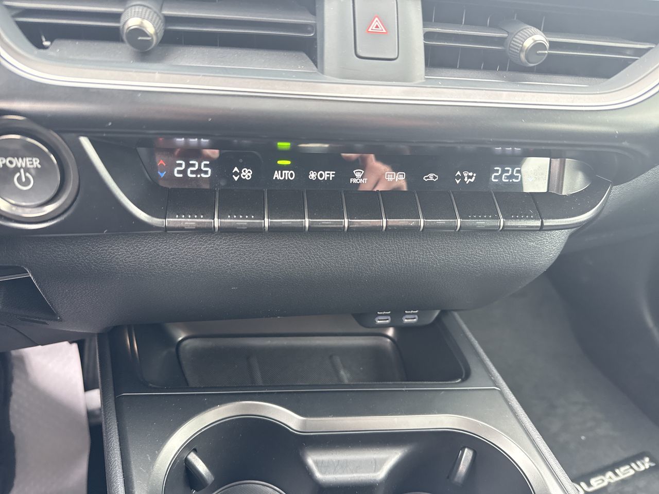 Lexus UX  2025