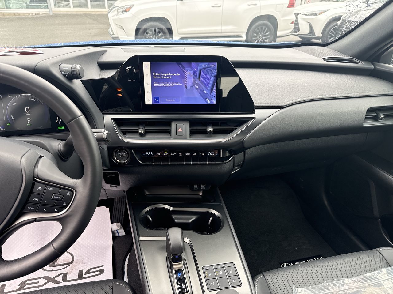 Lexus UX  2025