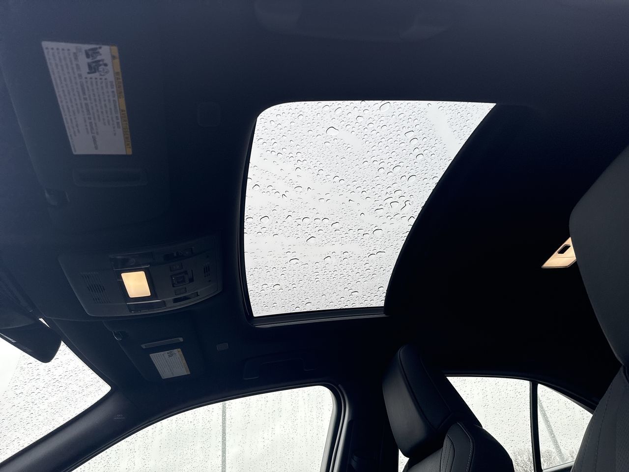 Lexus UX  2025