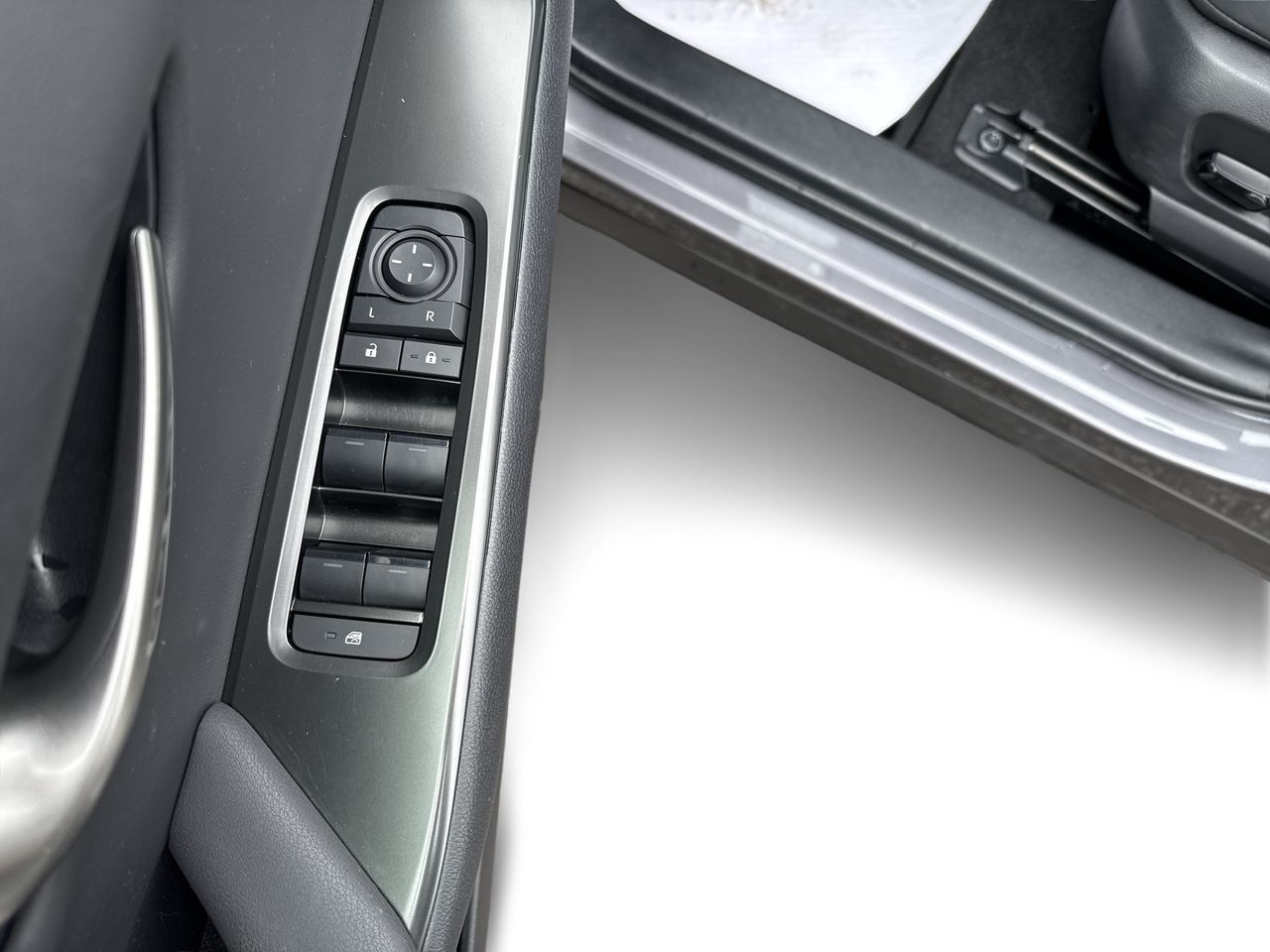 2025 Lexus UX