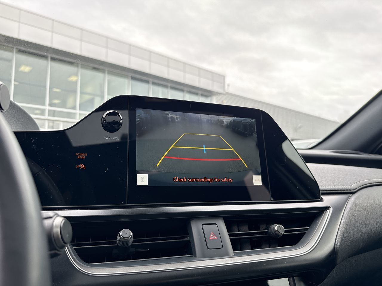 2025 Lexus UX