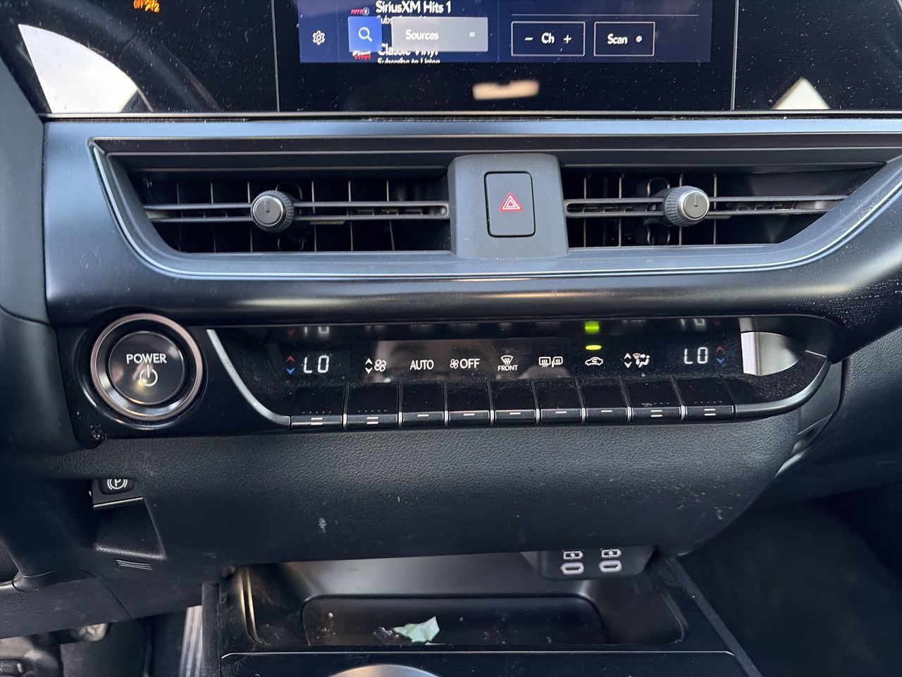 Lexus UX  2025