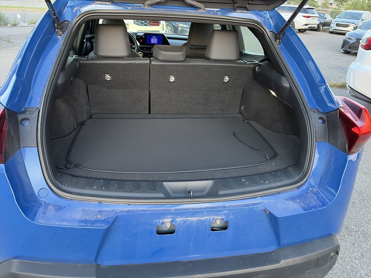 Lexus UX  2025