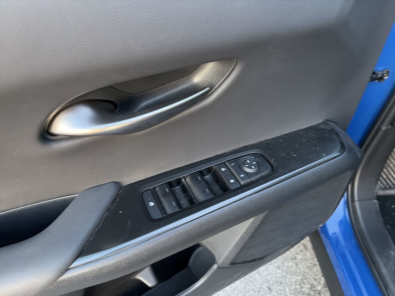 Lexus UX  2025