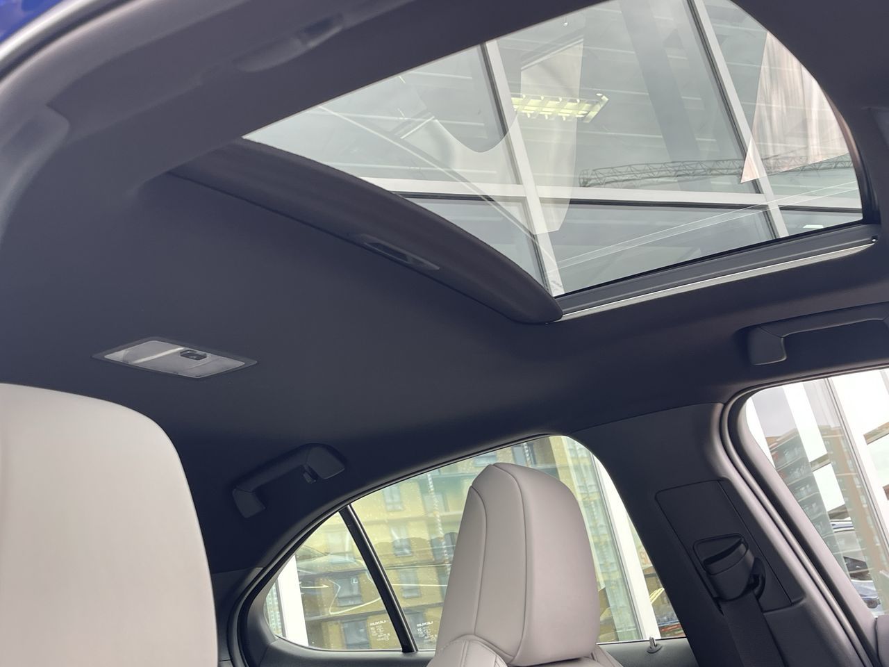 2025 Lexus UXH in Laval, Quebec