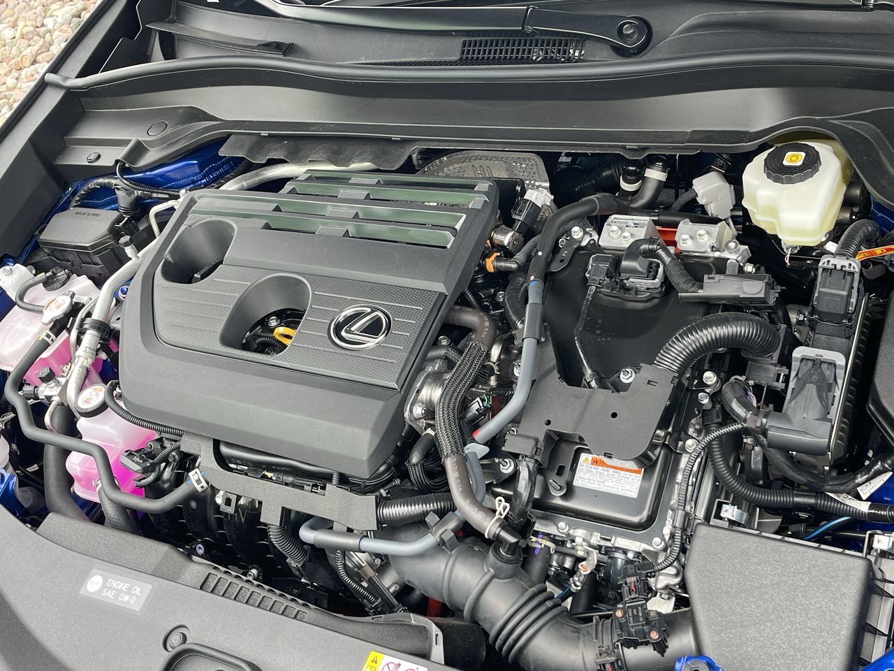 2025 Lexus UXH in Laval, Quebec