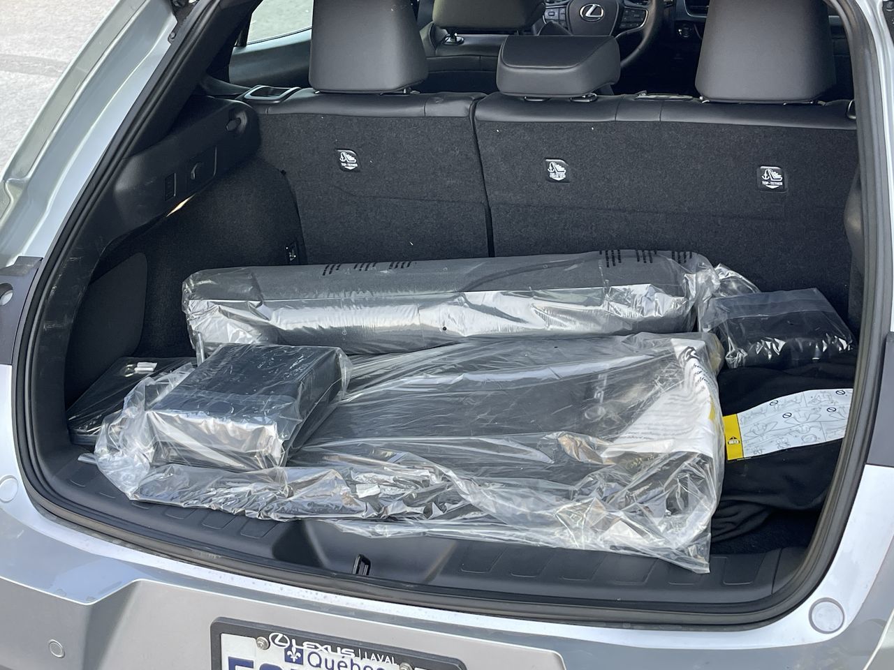 2025 Lexus UXH in Laval, Quebec