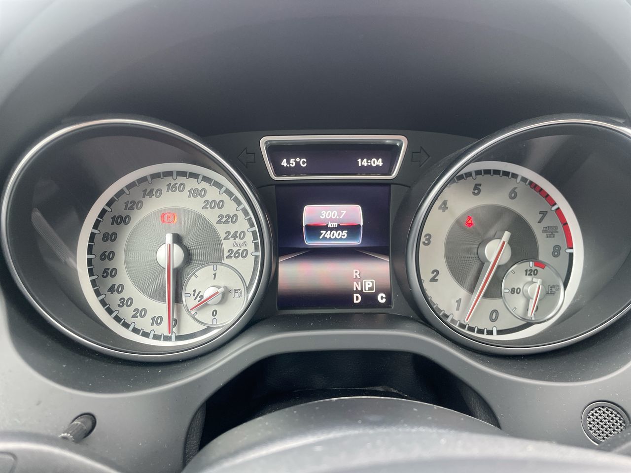 Mercedes-Benz GLA  2016