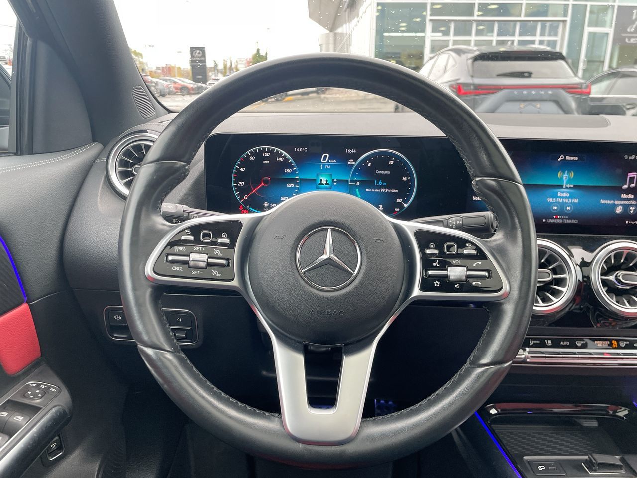 Mercedes-Benz GLA  2023