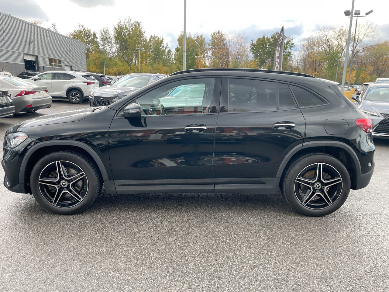 Mercedes-Benz GLA  2023