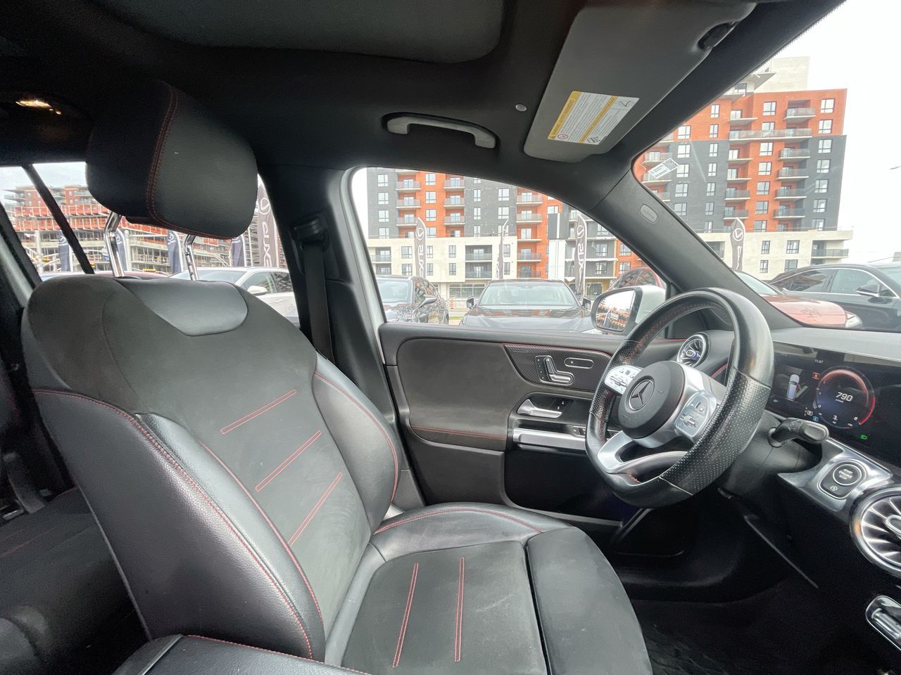 Mercedes-Benz GLB  2020