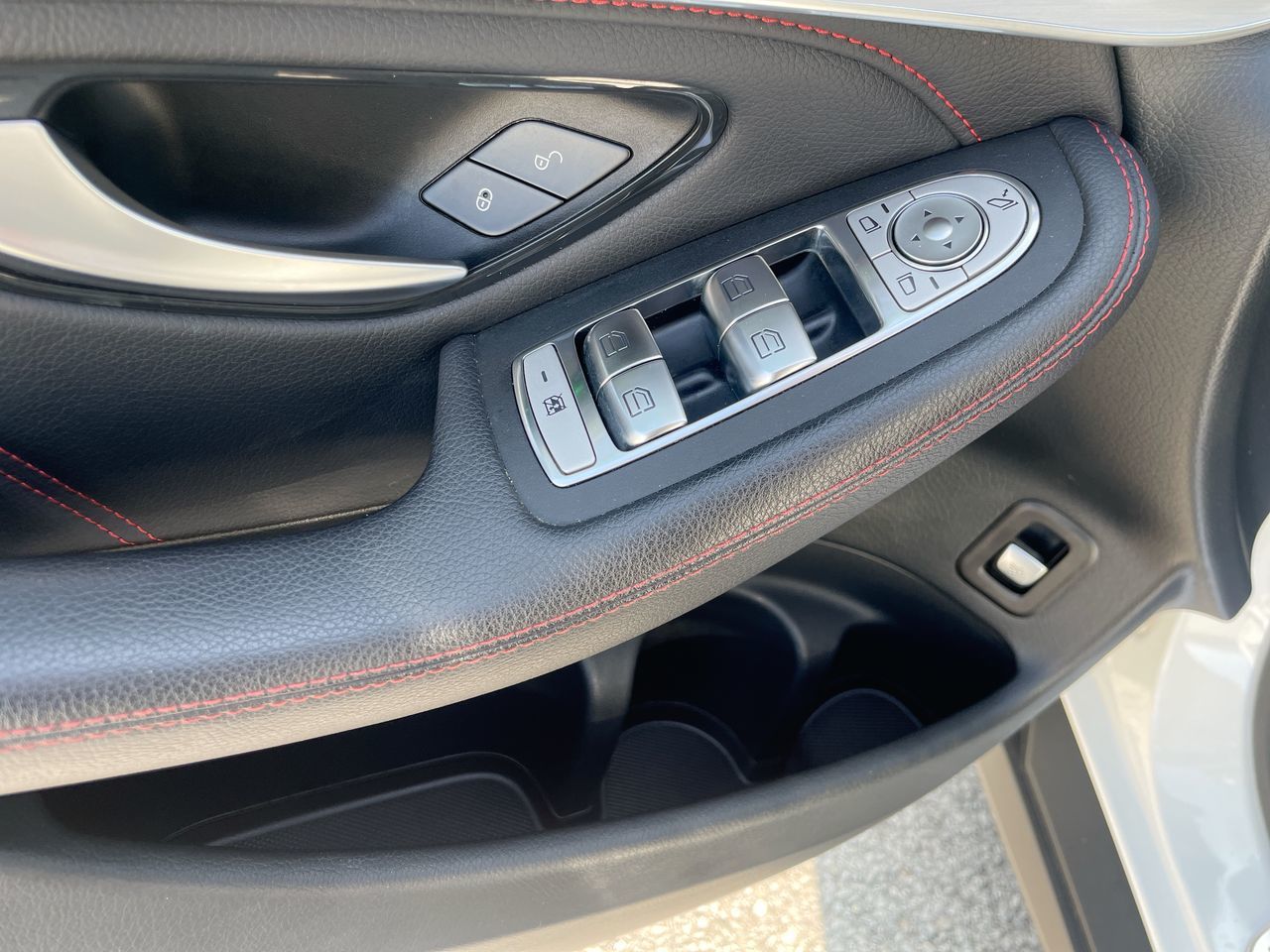 Mercedes-Benz GLC  2023