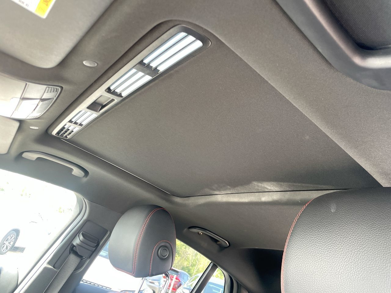 Mercedes-Benz GLC  2023