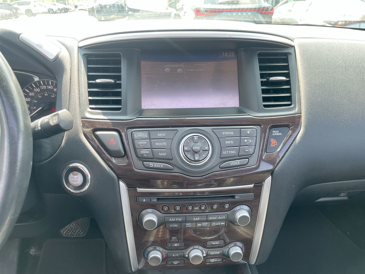 2016 Nissan Pathfinder in Laval, Quebec