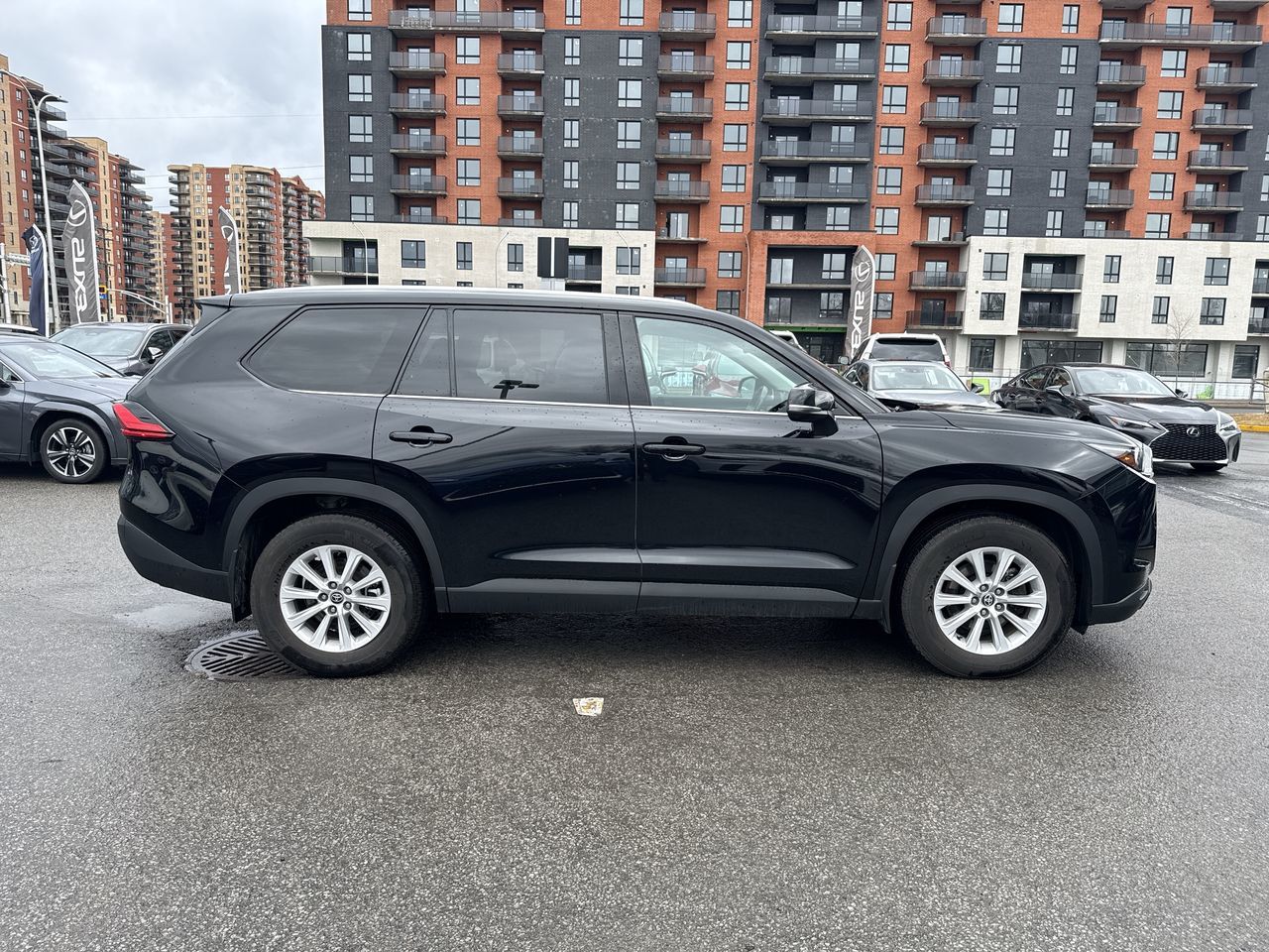 Toyota GRAND HIGHLANDER HYBRID  2024 à Laval, Québec