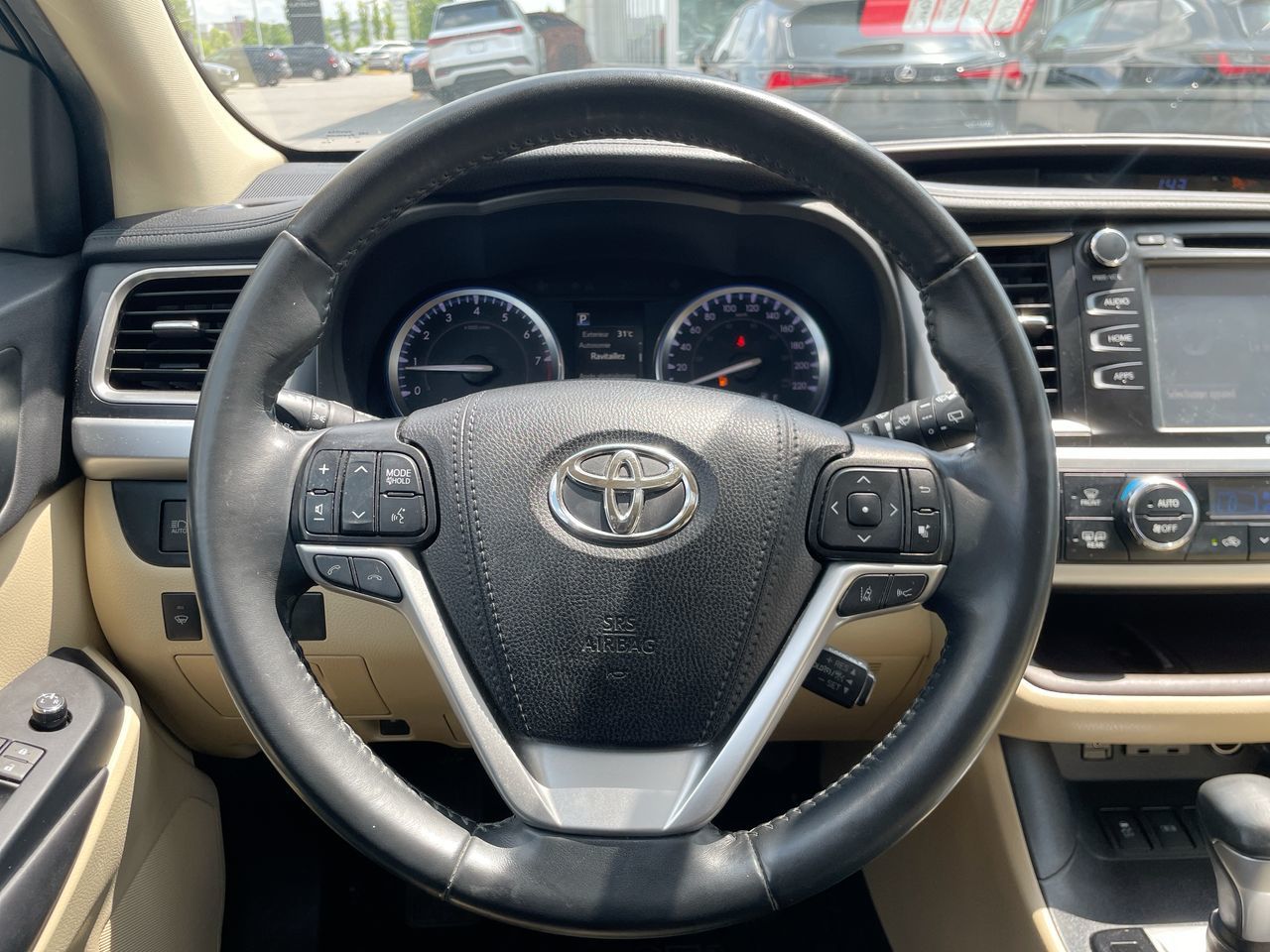 2019 Toyota Highlander in Laval, Quebec