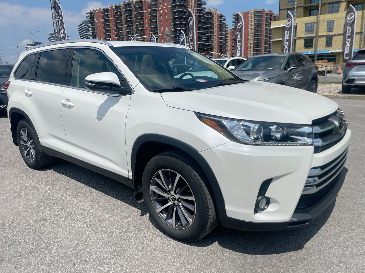 2019 Toyota Highlander in Laval, Quebec