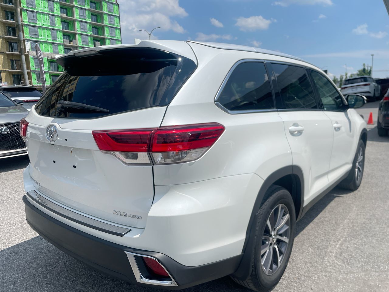 2019 Toyota Highlander in Laval, Quebec