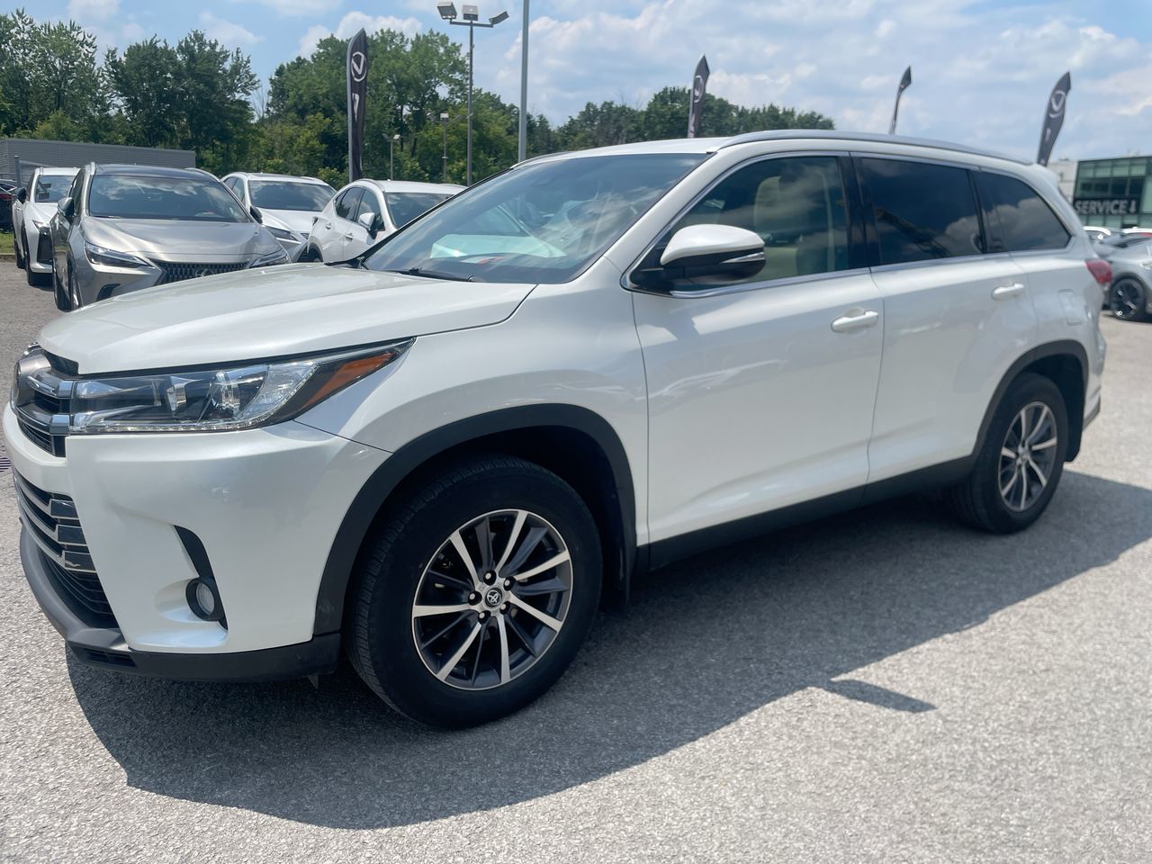 2019 Toyota Highlander in Laval, Quebec
