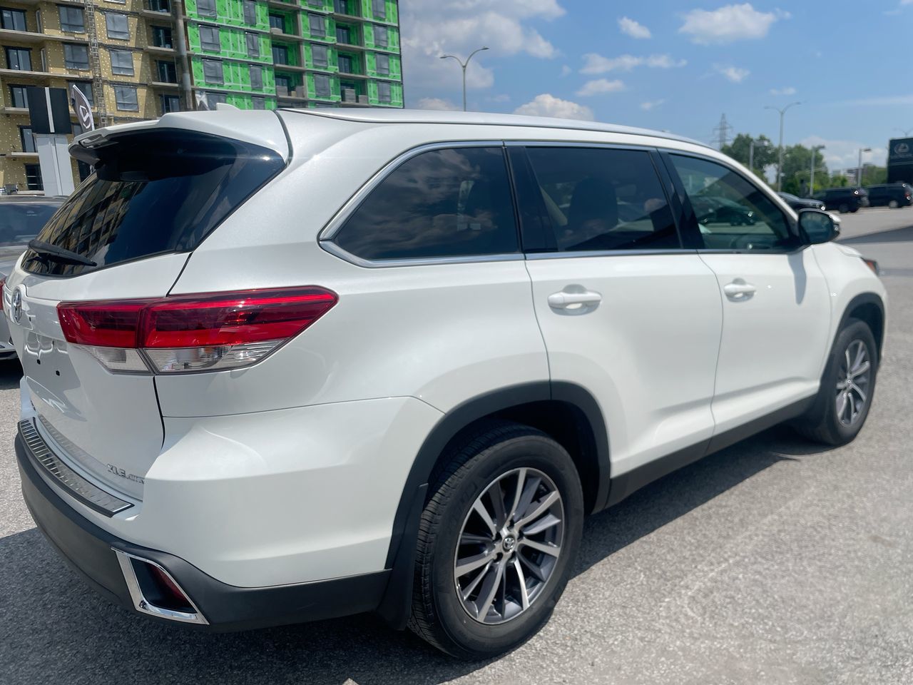 2019 Toyota Highlander in Laval, Quebec