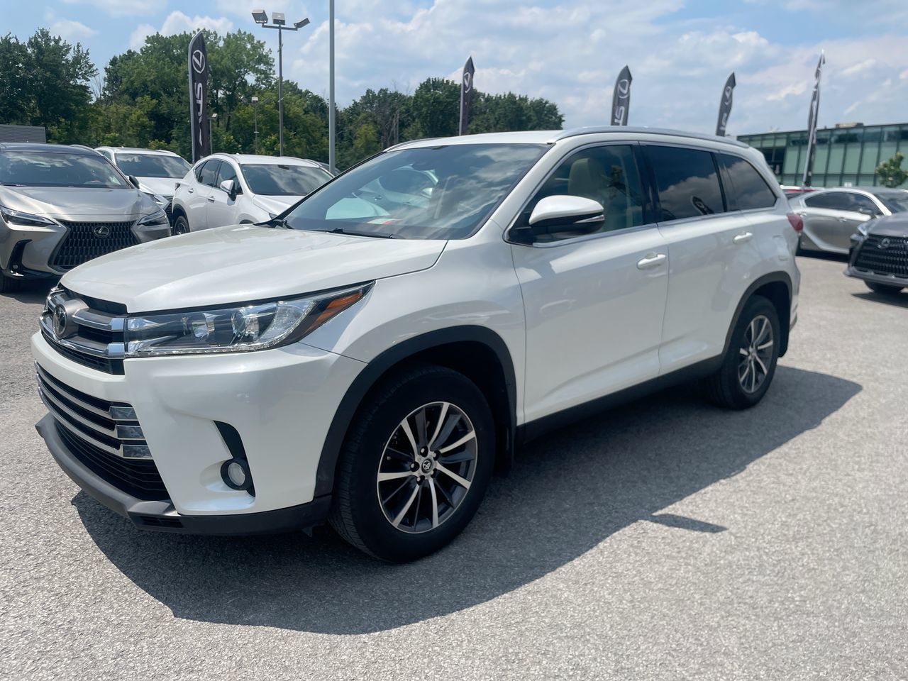 2019 Toyota Highlander in Laval, Quebec