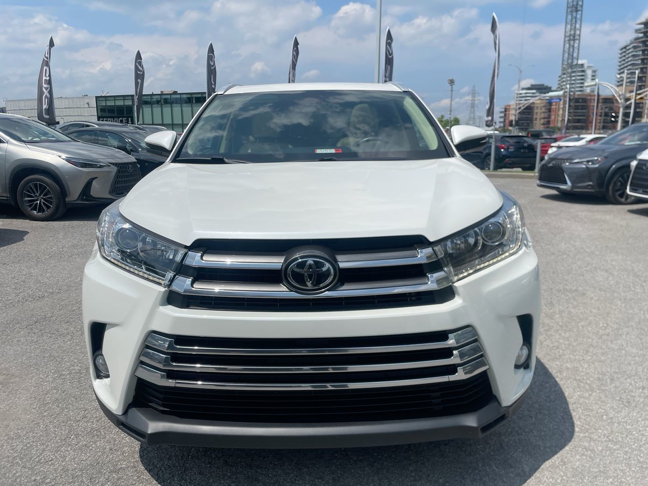 2019 Toyota Highlander in Laval, Quebec