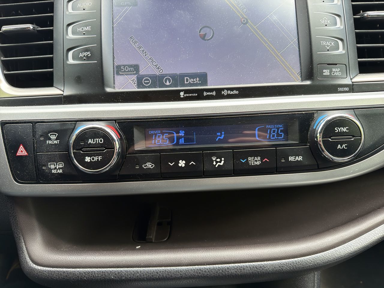 2019 Toyota Highlander in Laval, Quebec