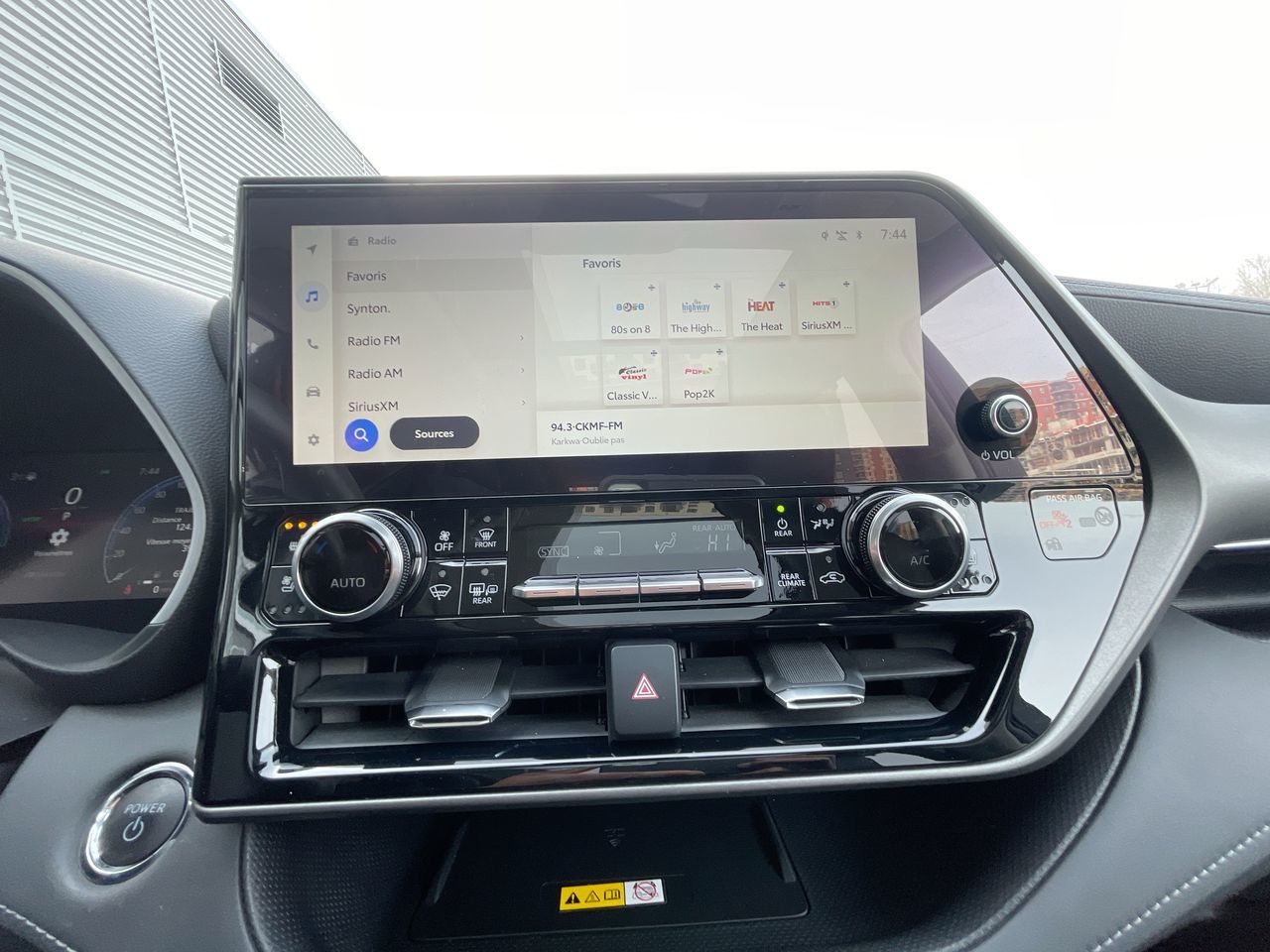 2023 Toyota Highlander in Laval, Quebec