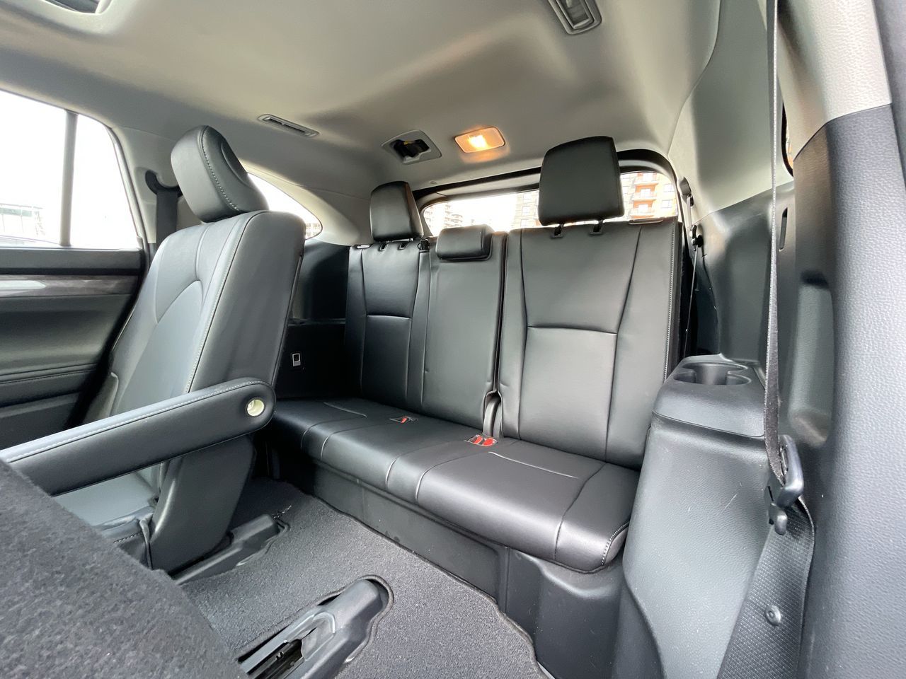 2023 Toyota Highlander in Laval, Quebec