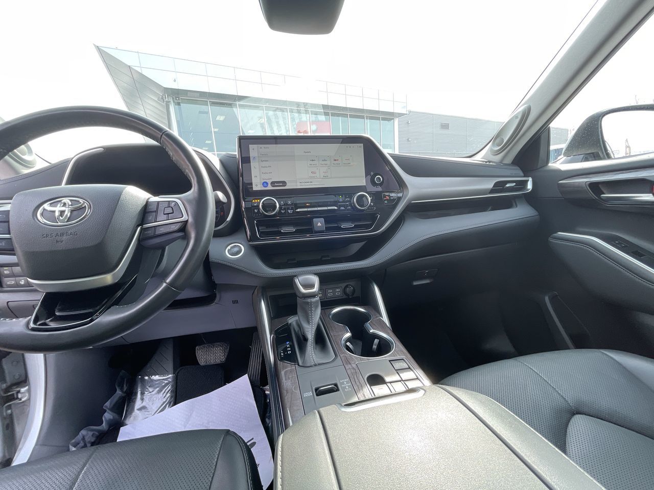 2023 Toyota Highlander in Laval, Quebec