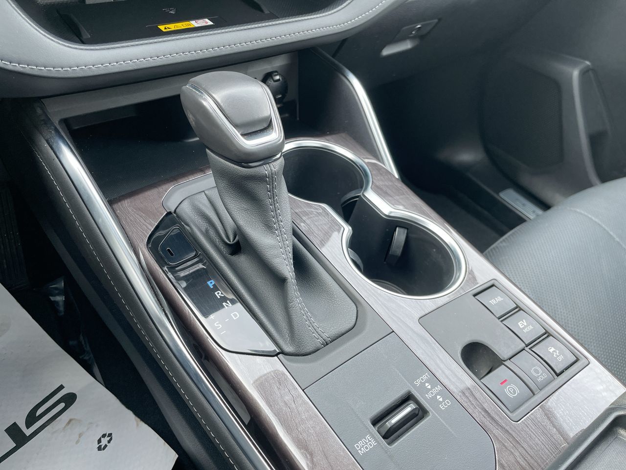 2023 Toyota Highlander in Laval, Quebec