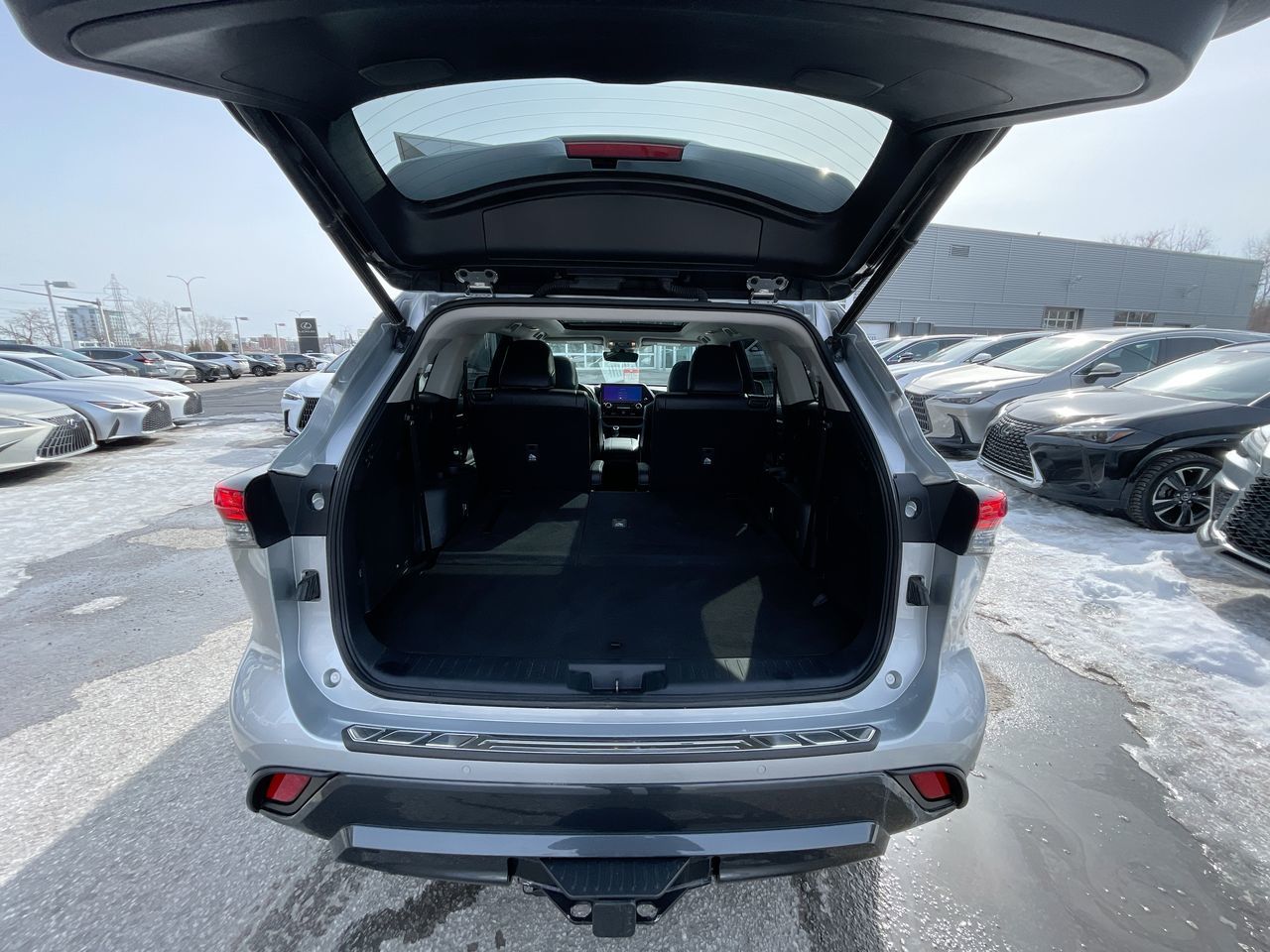 2023 Toyota Highlander in Laval, Quebec