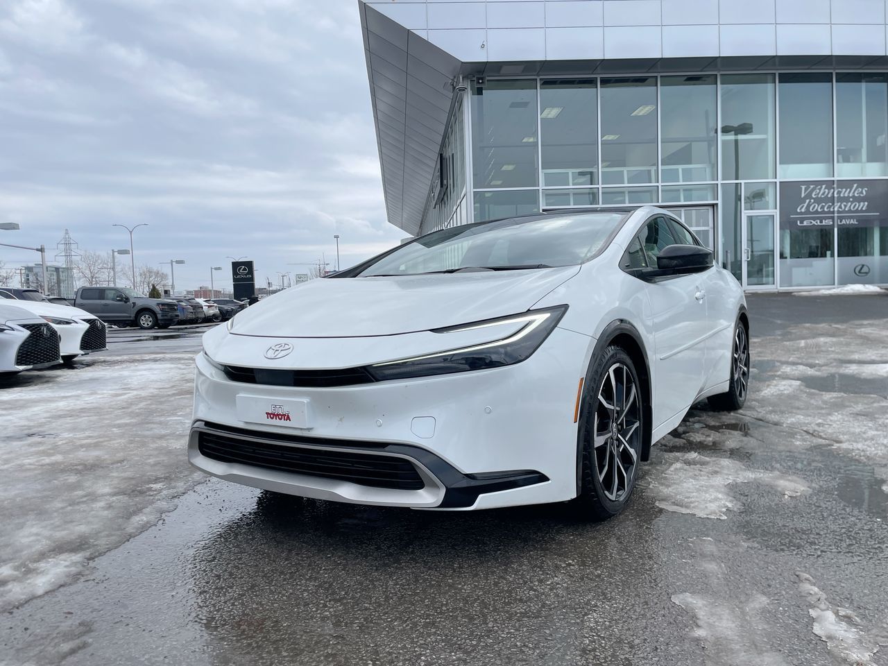 Toyota Prius Prime  2024 à Laval, Québec