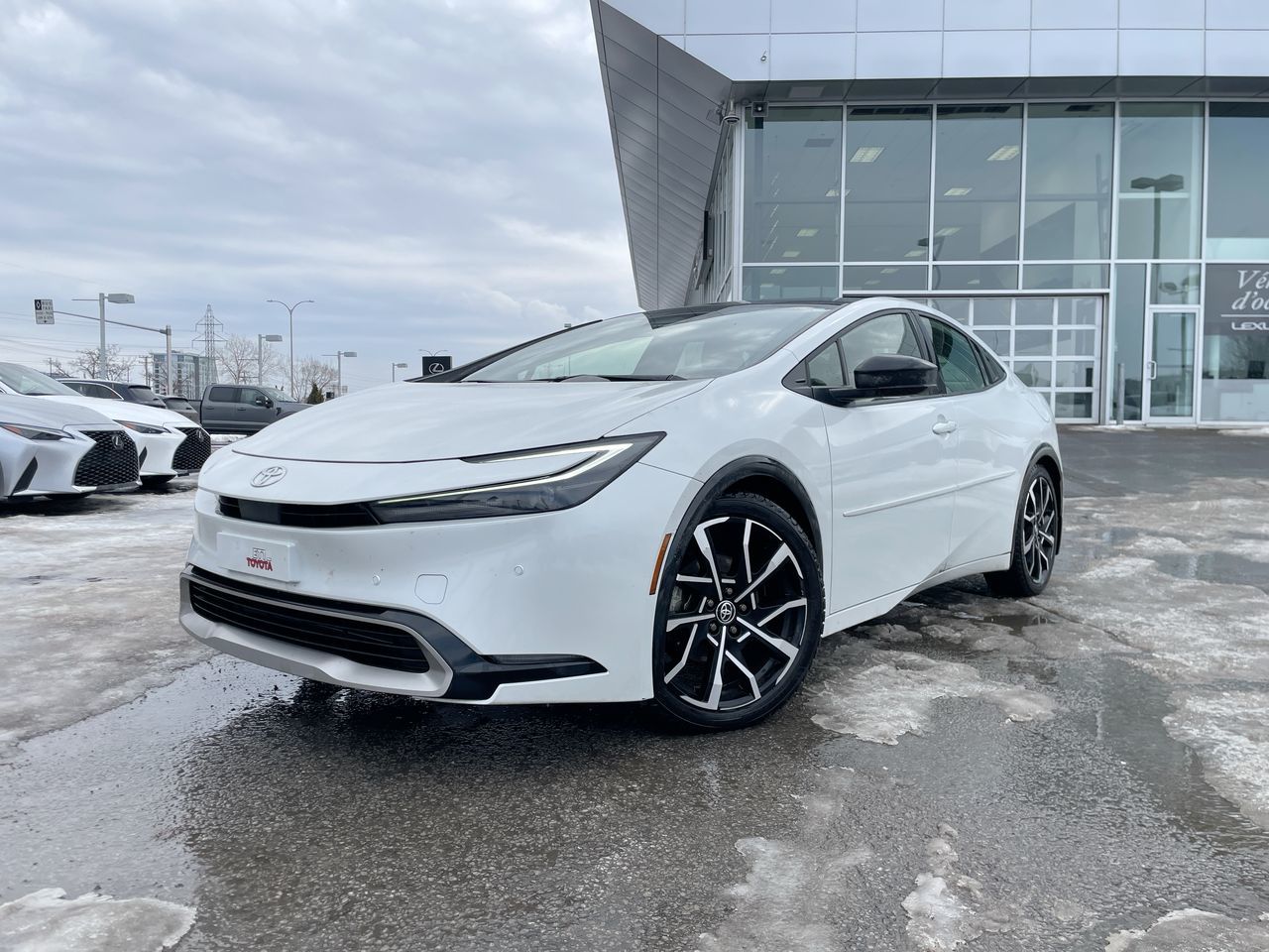 Toyota Prius Prime  2024 à Laval, Québec