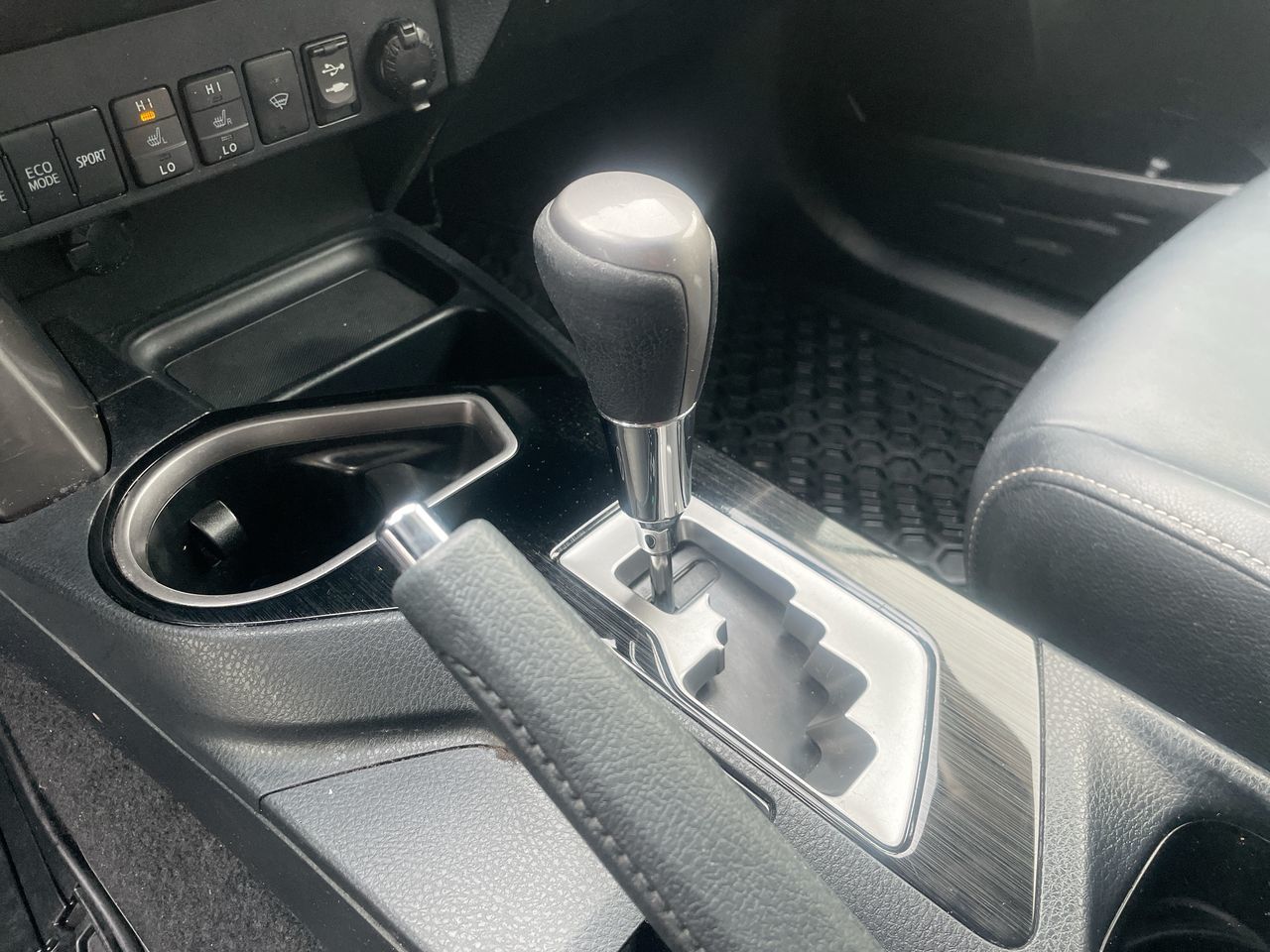 Toyota RAV4  2018 à Laval, Québec