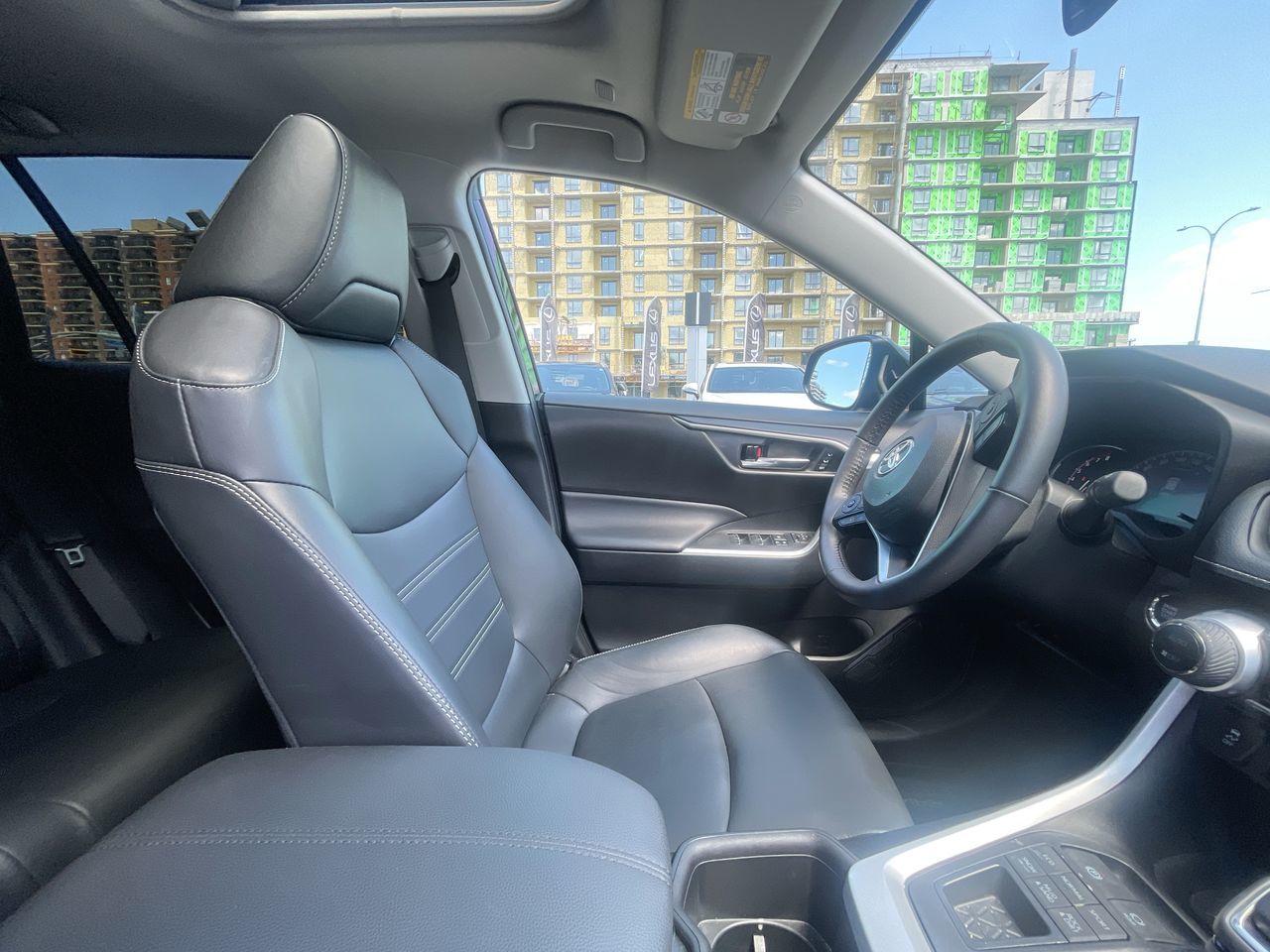 Toyota RAV4  2024 à Laval, Québec