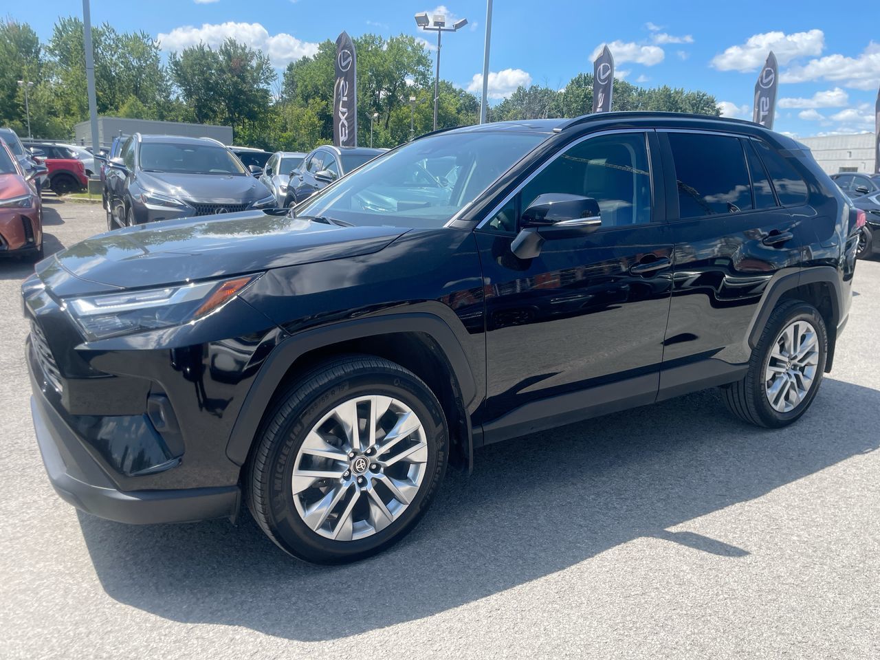 Toyota RAV4  2024 à Laval, Québec
