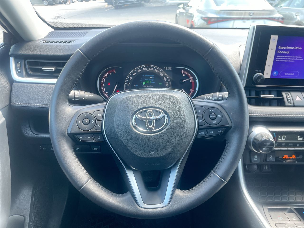 Toyota RAV4  2024 à Laval, Québec
