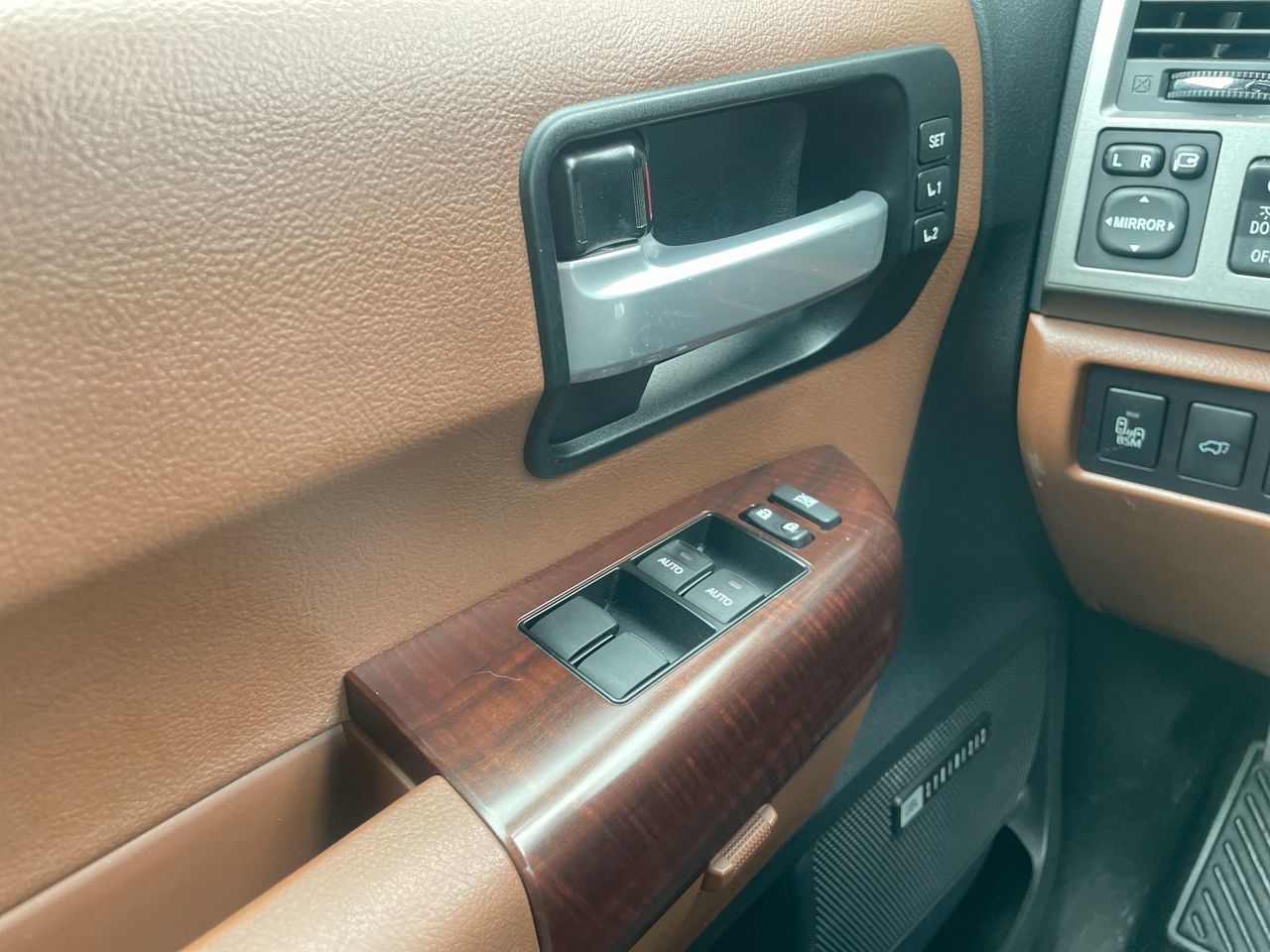 Toyota Sequoia  2016 à Laval, Québec
