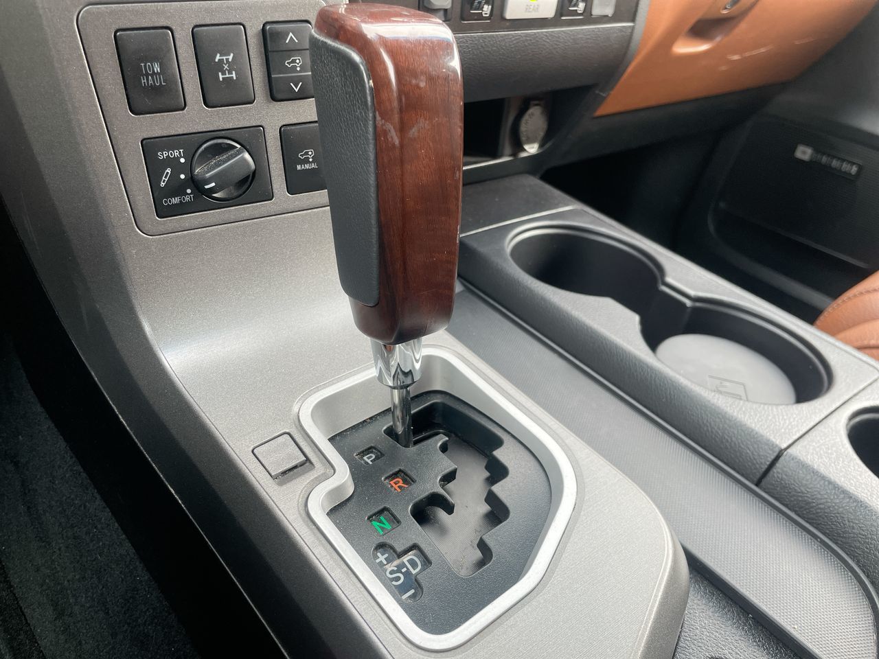 Toyota Sequoia  2016 à Laval, Québec