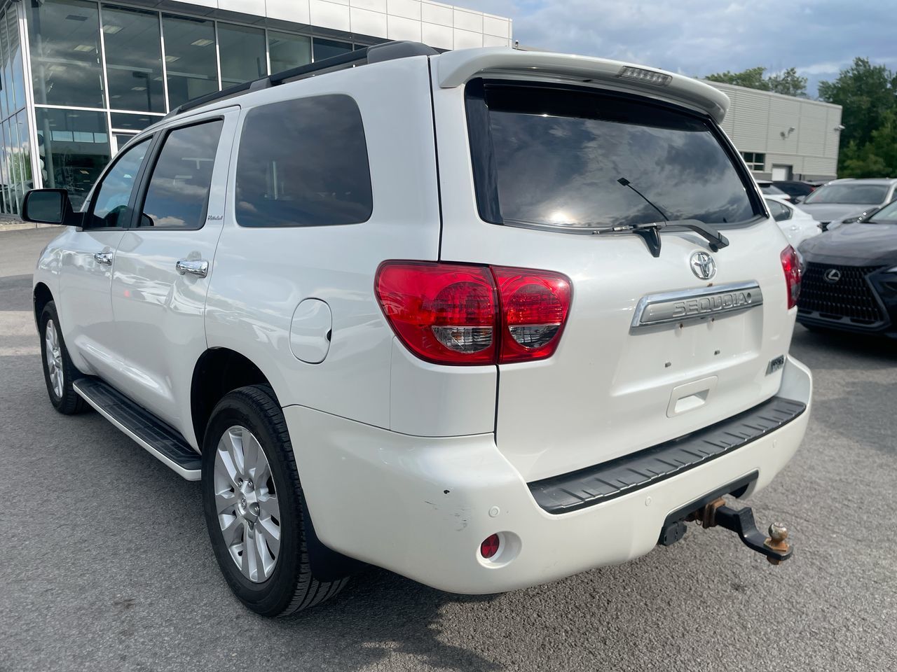 Toyota Sequoia  2016 à Laval, Québec