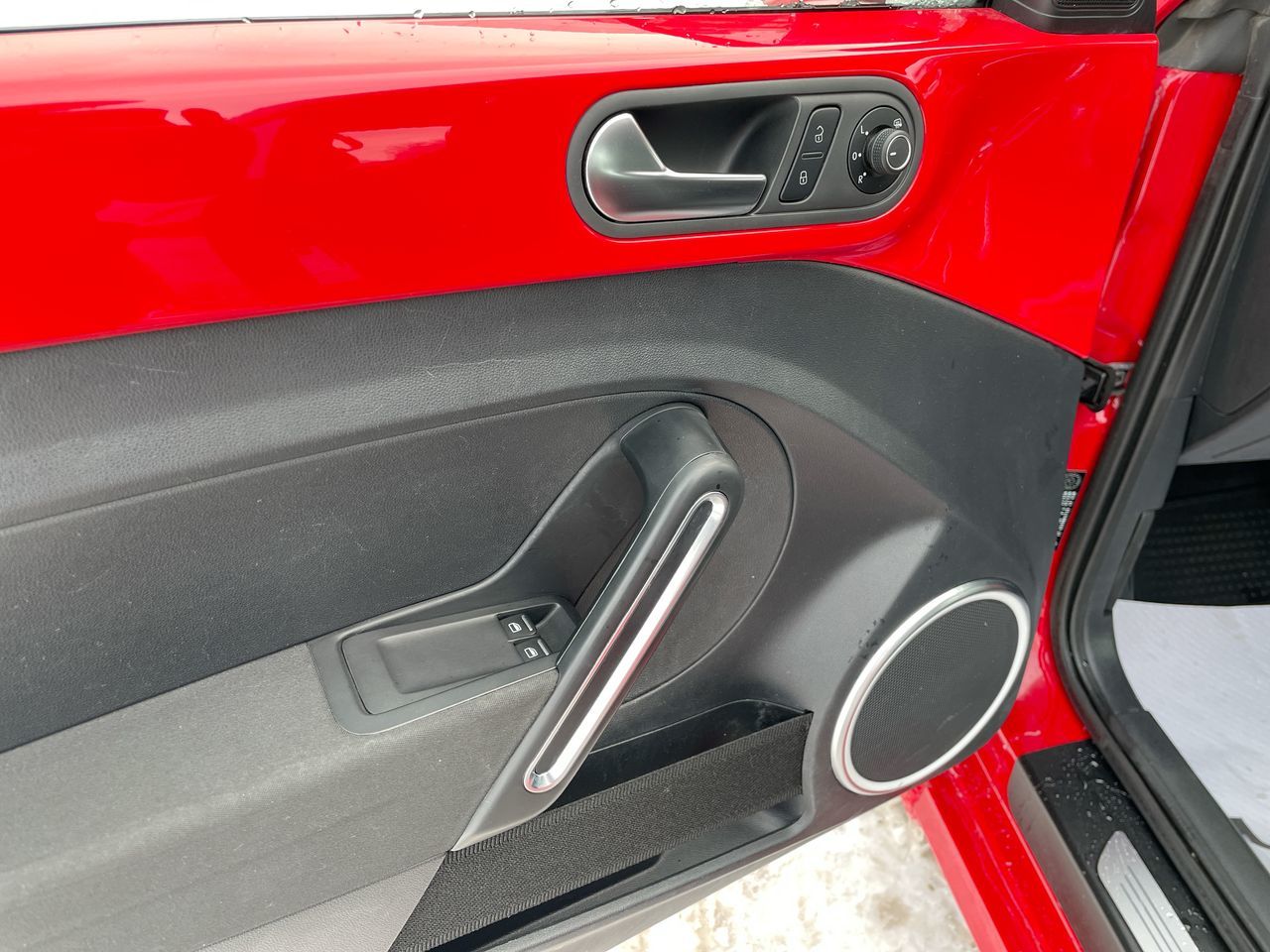 Volkswagen Beetle Coupe  2017