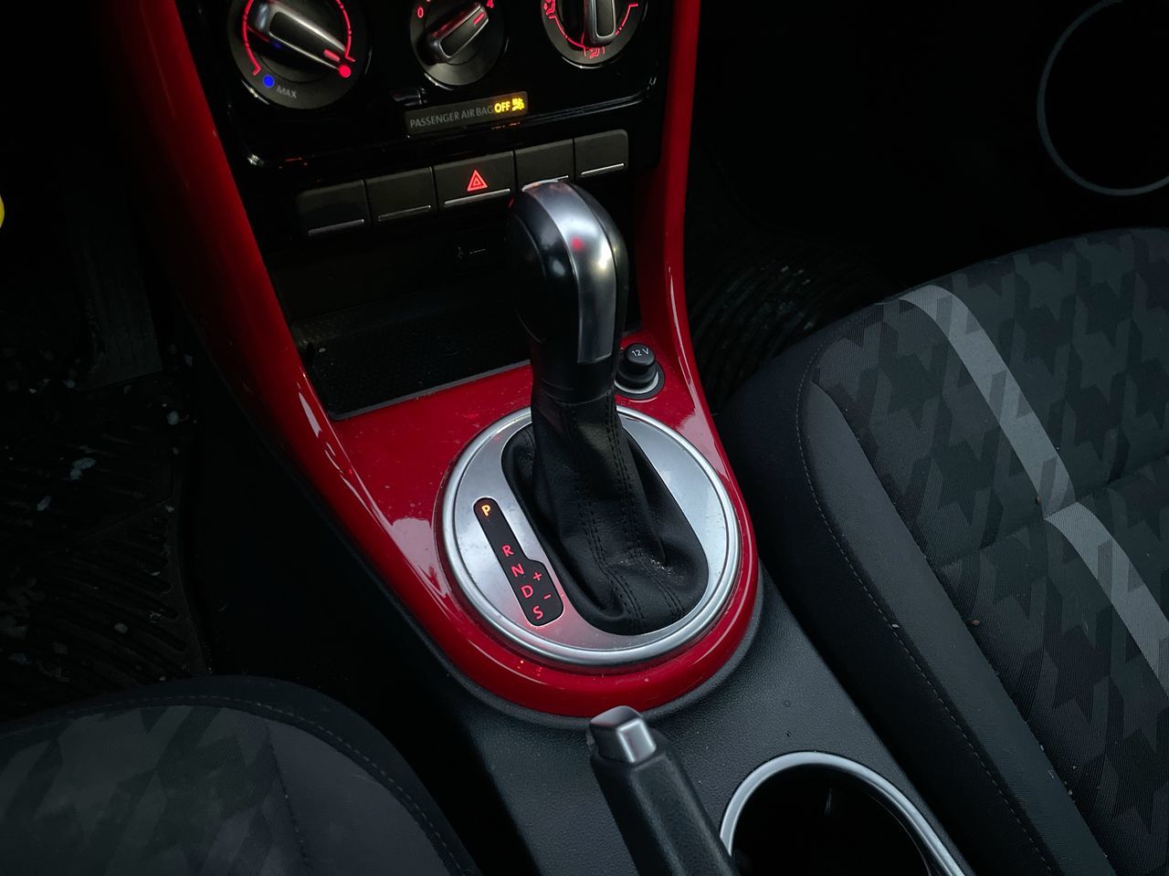 Volkswagen Beetle Coupe  2017