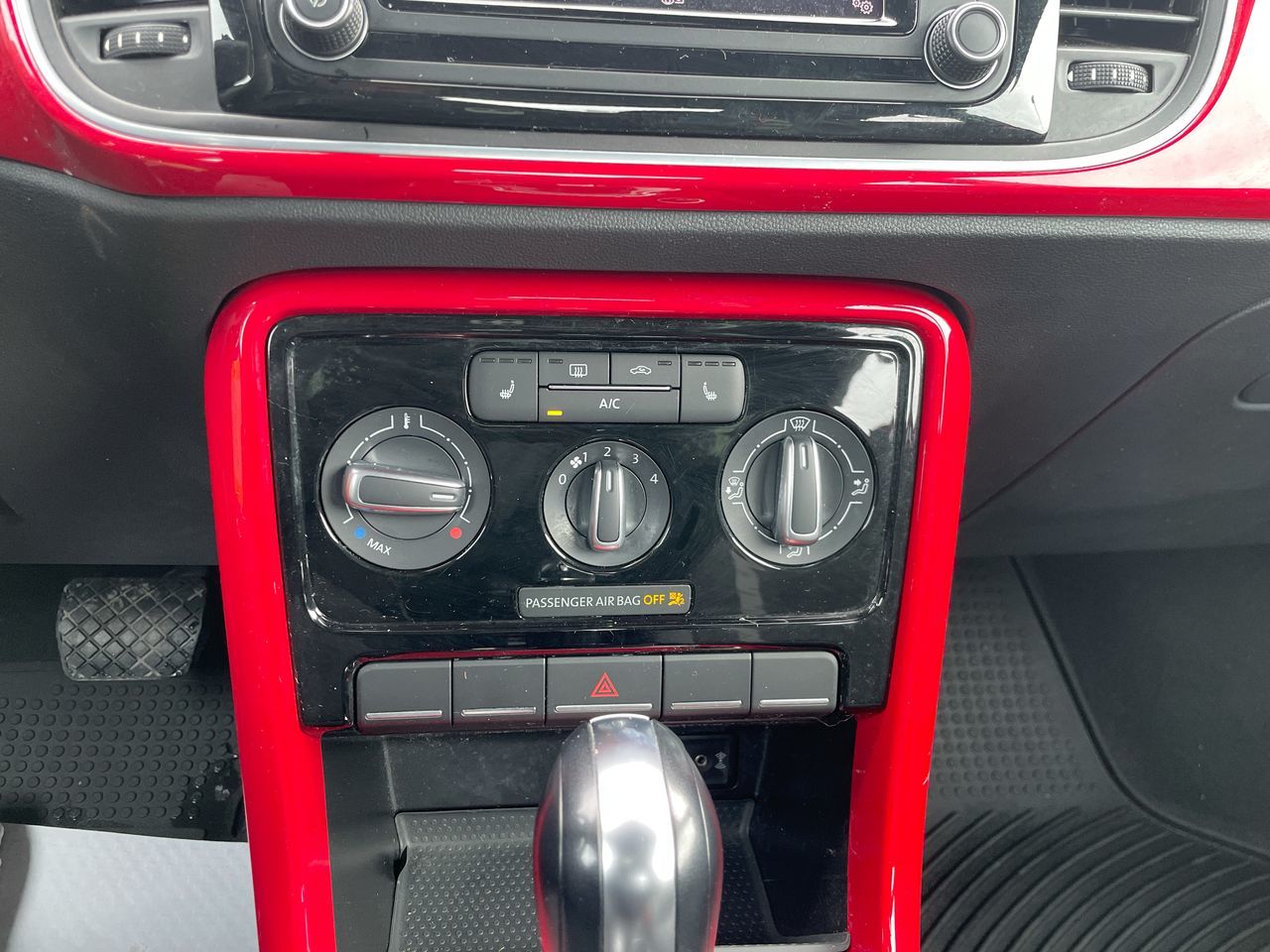 Volkswagen Beetle Coupe  2017