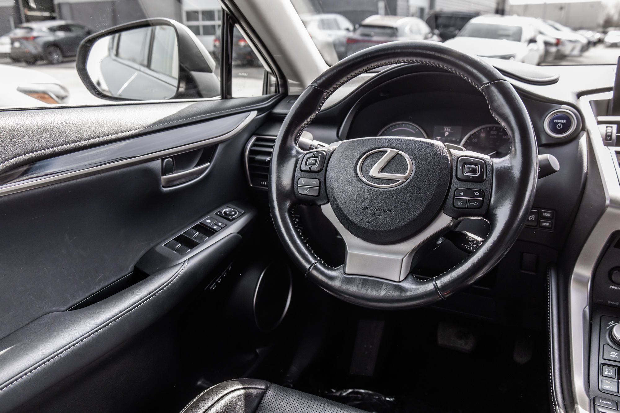 Lexus NX 300h  2017 à Laval, Québec