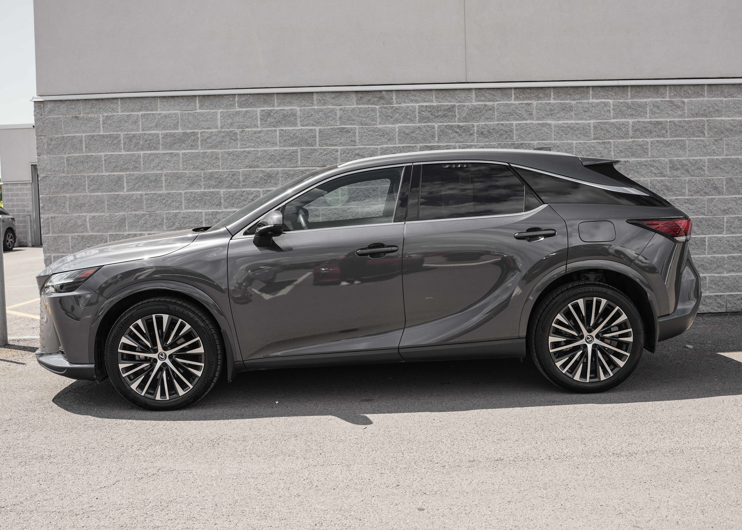 Lexus RX 350 ULTRA LUXURY BAS KM TOIT PANO CUIR NAVI 2024 — photo 4