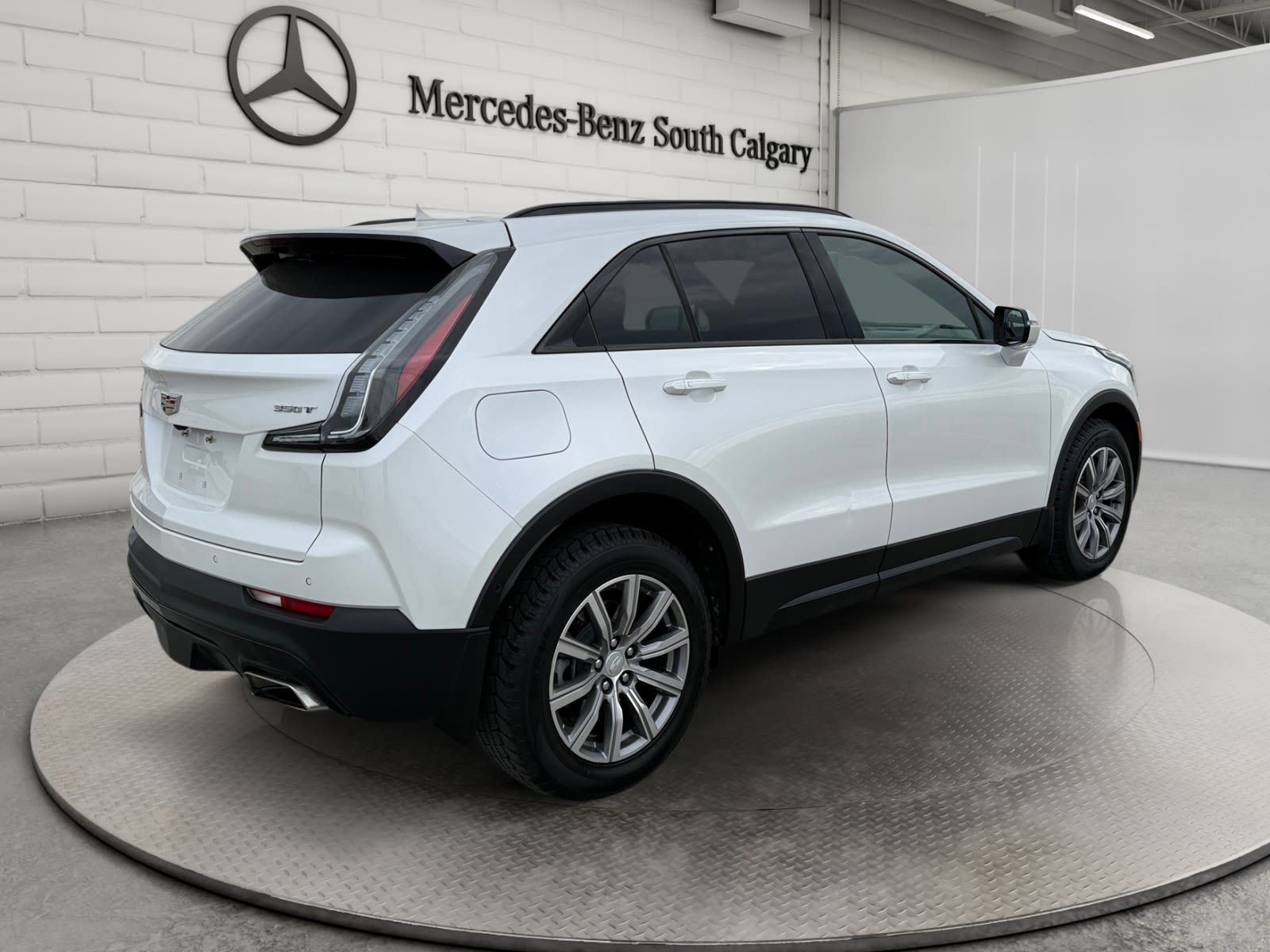 Photo 2023 Cadillac XT4 AWD Sport #5