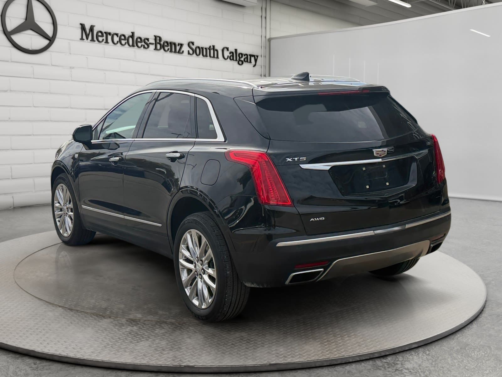 Photo 2017 Cadillac XT5 Platinum AWD #7